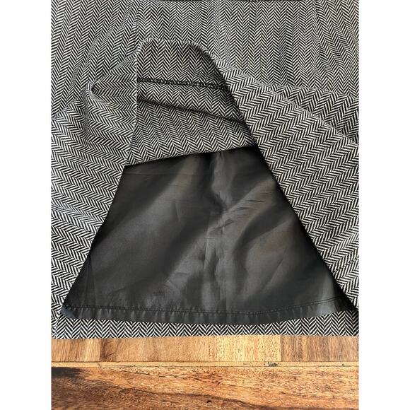 Gap Women's Gray Black Herringbone Pattern Mini Skirt Size 8 - Picture 6 of 6